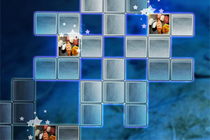 Gioco di puzzle con blocchi e immagini di astronauta nello spazio