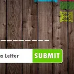 Interfaccia di gioco dellimpiccato con campo per inserire una lettera e pulsante submit su sfondo di legno