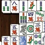 Divertitevi con questa rivisitata versione di Mahjong con le tessere di legno!